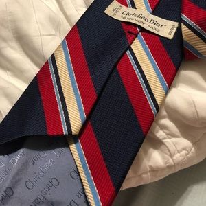 Neck tie